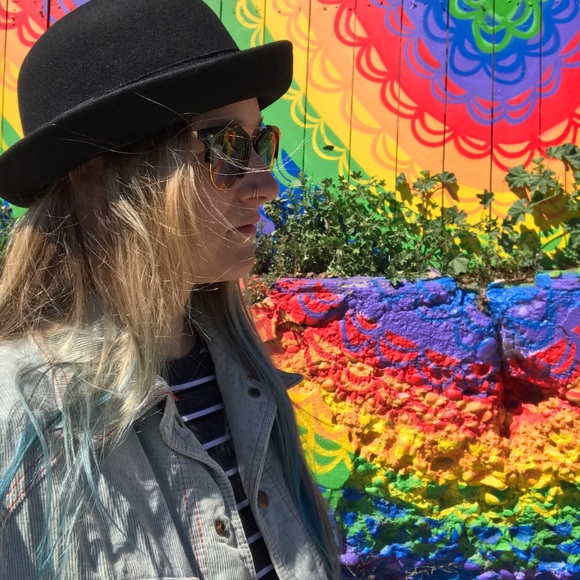 Meet your Posher, Sandra - Picture 1 of 1